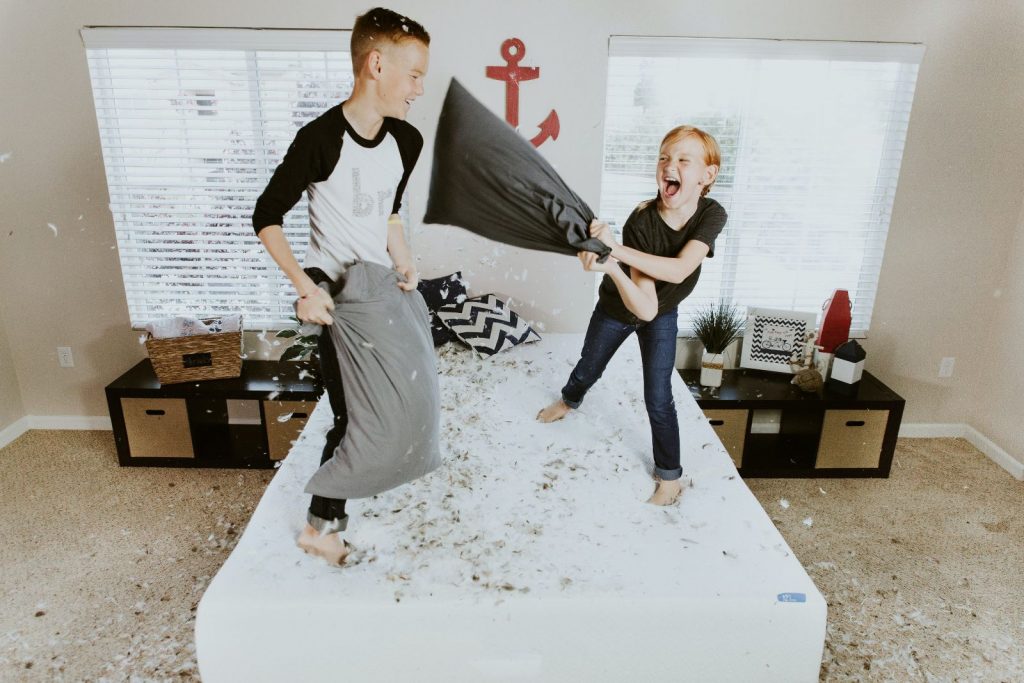 does renters insurance cover holes in the wall